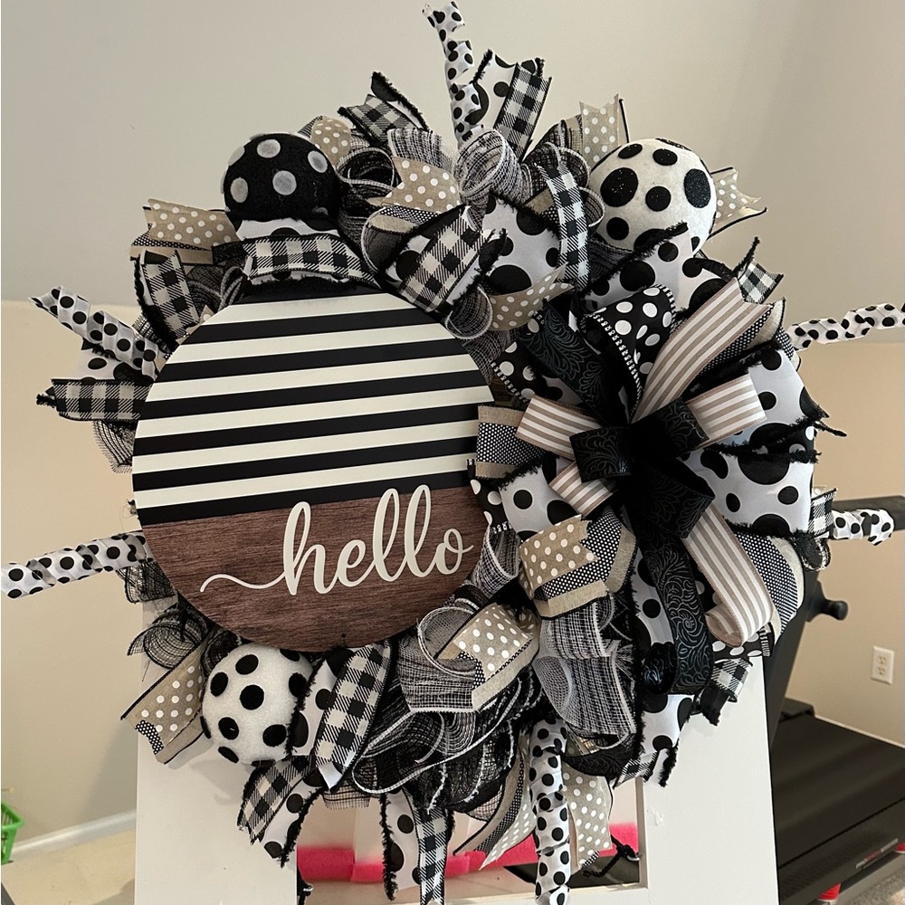 Black and White Polka Dot Everyday Wreath